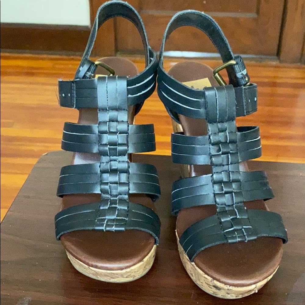 Wedge heels